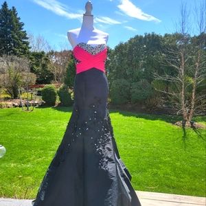 Black and pink prom/formal gown